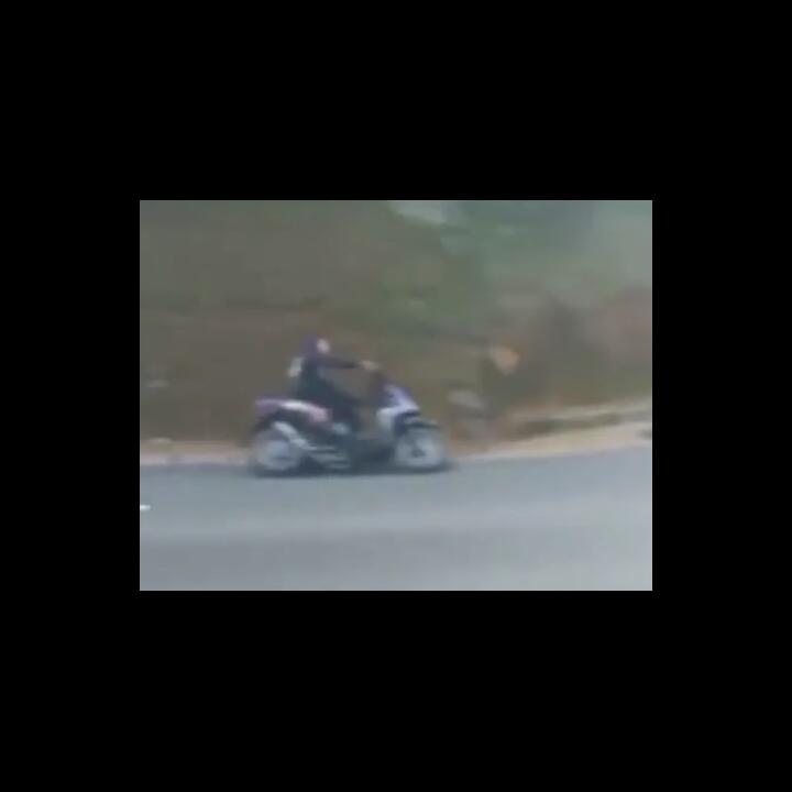 Ngebut di Tikungan Tajam, Pengendara Motor Berujung Tragis, Motornya Ringsek