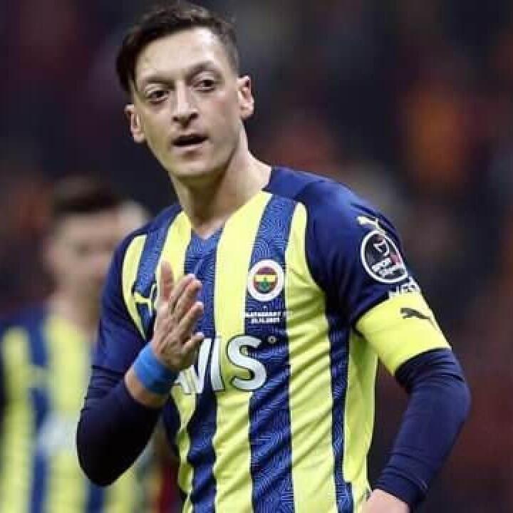 Ciyus? Raffi Ahmad Ingin Datangkan Mesut Ozil Ke RANS Cilegon