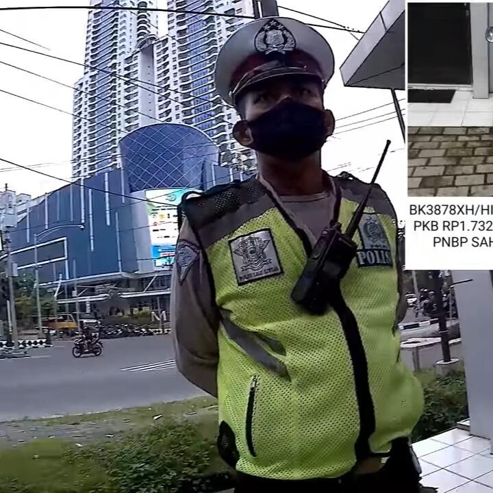 Viral, Warga Berani Interogasi Polisi Karena Tidak Bawa STNK, Pajak Mati 5Thn (Video)