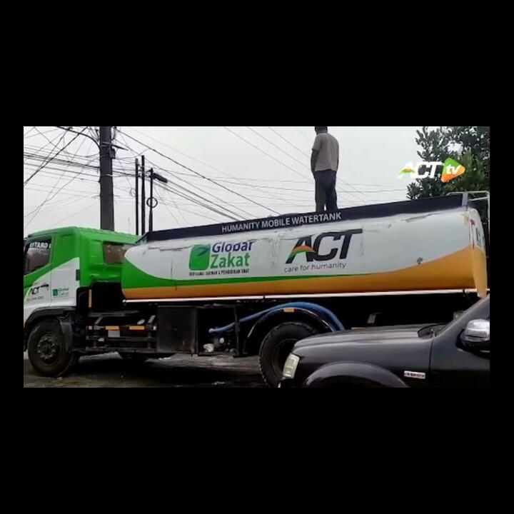 Warganet Ini Bongkar Kelakukan Bos ACT, Mulai Mobil Mewah Hingga Gaya Pacaran