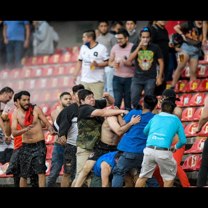 Suporter Sepakbola Identik dengan Tawuran, Apa yang Menjadi Alasan dan Penyebabnya?