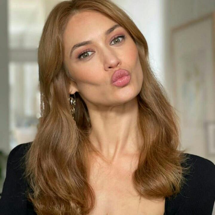 WANITA CANTIK UKRAINA MENGUNGSI KE INDONESIA,SIAPA YANG MAU MENAMPUNG?