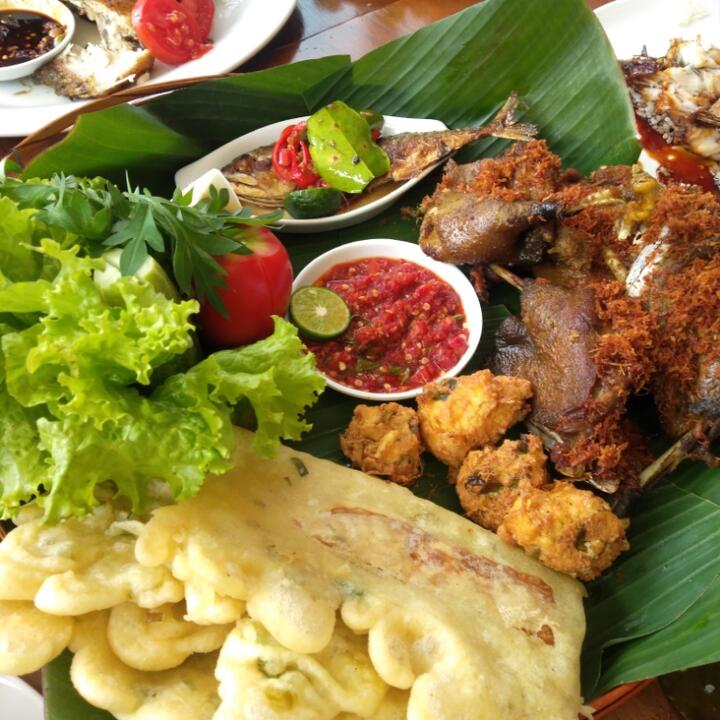 Sedapnya Nasi liwet Di LIWET ASEP STRAWBERRY JOGJA