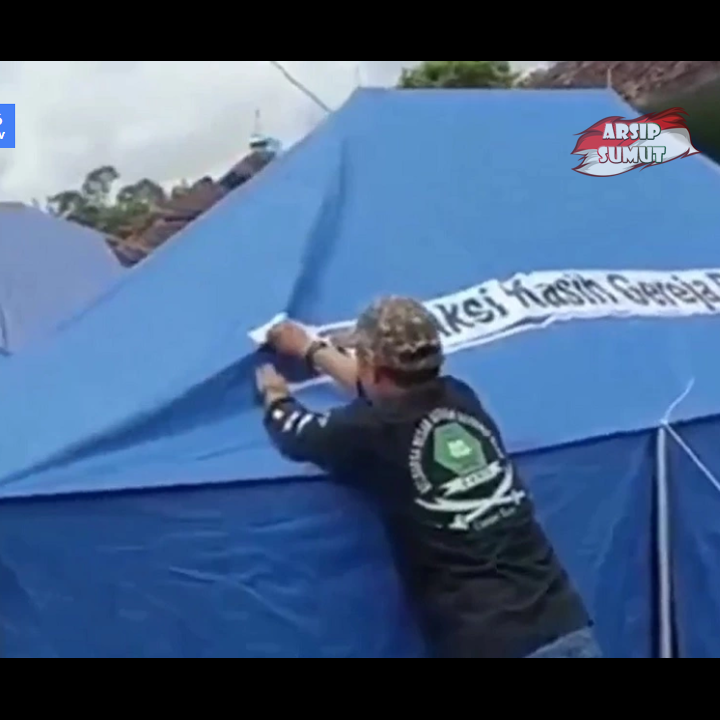 VIRAL!! Oknum Pengungsi Copot Spanduk Bantuan dari Gereja di Cianjur.