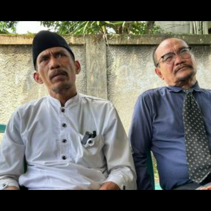 Pria Ini Ngamuk Setelah Gagal Terpilih Jadi Ketua LPM, Padahal Udah Bagi-bagi Amplop!
