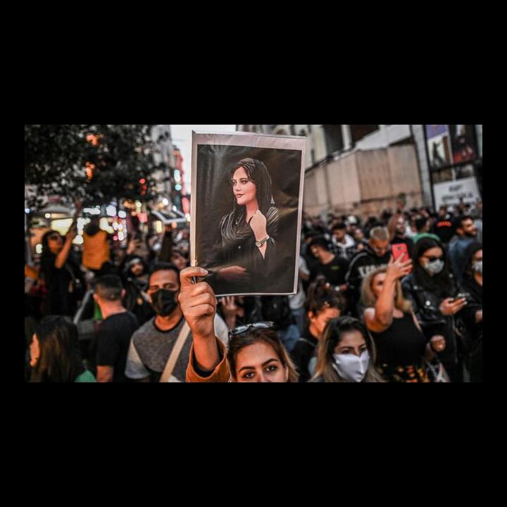 Iran Tinjau Ulang Hukum Wajib Jilbab Setelah Dua Bulan Lebih Protes Mematikan 