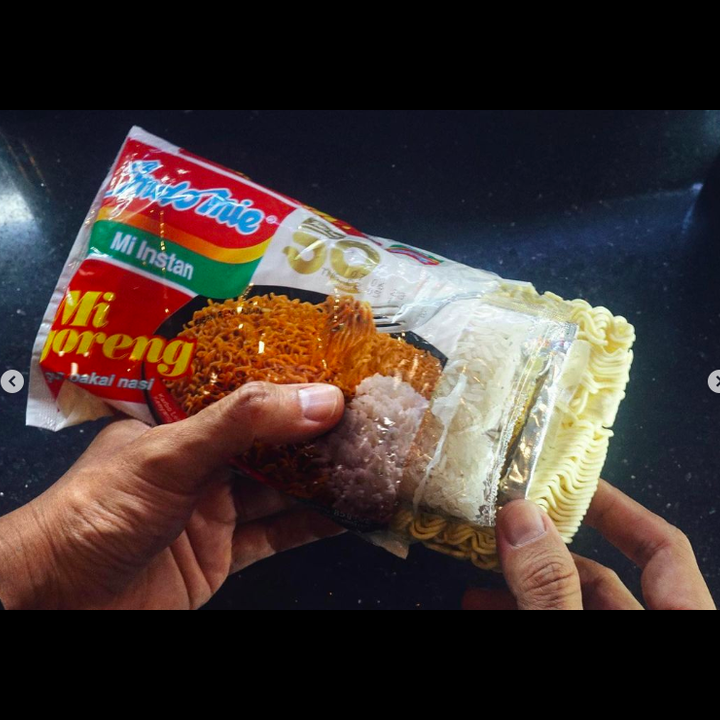 Makan Mie Instan Campur Nasi, Mantap!: Bagaimana Menurut Kesehatan?