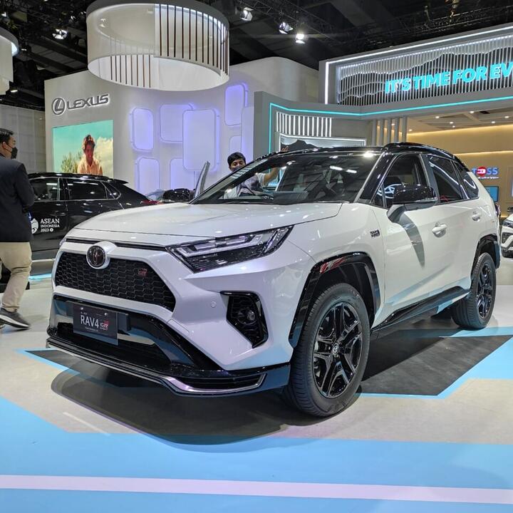 Kalau Toyota RAV4 Hybrid Dijual di Indonesia, Segini Prediksi Harganya Gan