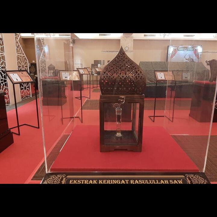 Pameran Artefak Nabi Muhammad di Jakarta, Lihat Rambut dan Keringatnya


