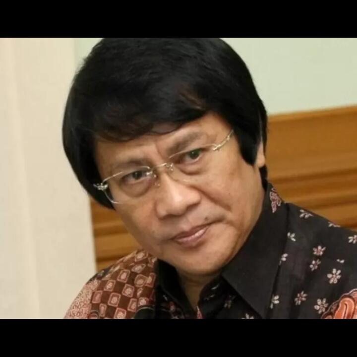 Keren Abis! Kak Seto Panjat Tebing di Usia 70 Tahun