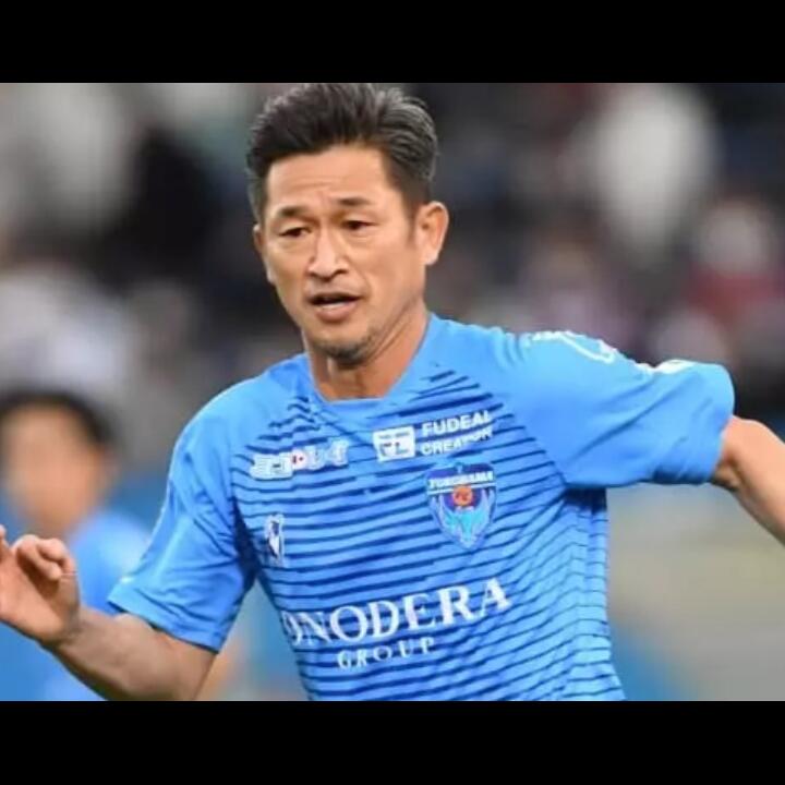 5 Pesepak Bola Tertua Yang Masih Aktif Bermain Saat Ini