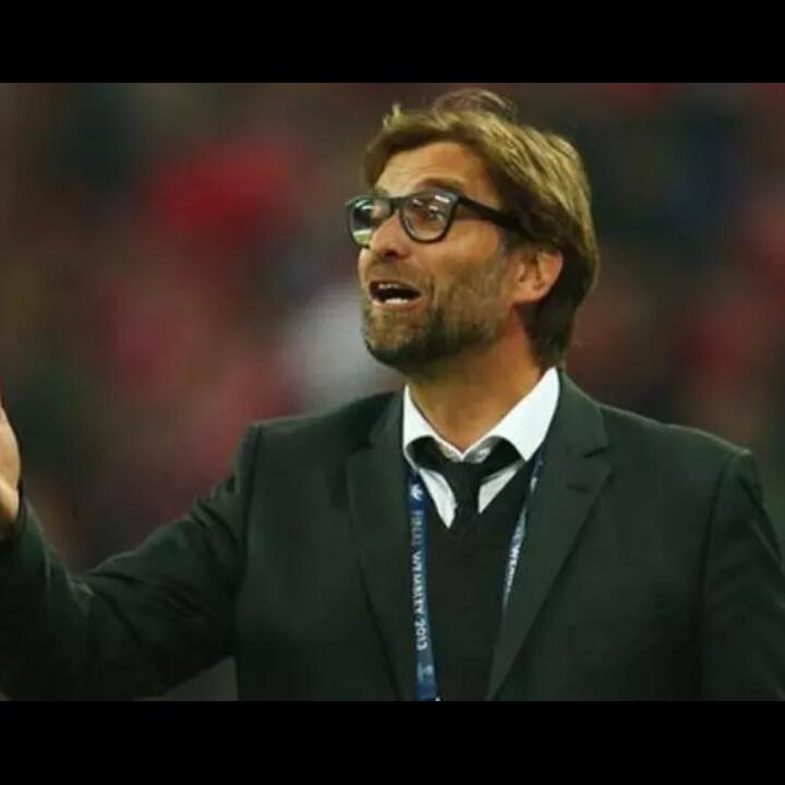 Kenapa sih "JURGEN KLOPP" gak suka pakai jas?