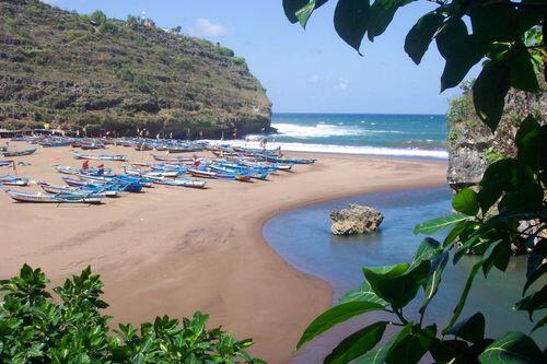 Wisata Pantai yang menakjubkan di Gunungkidul, Yogyakarta