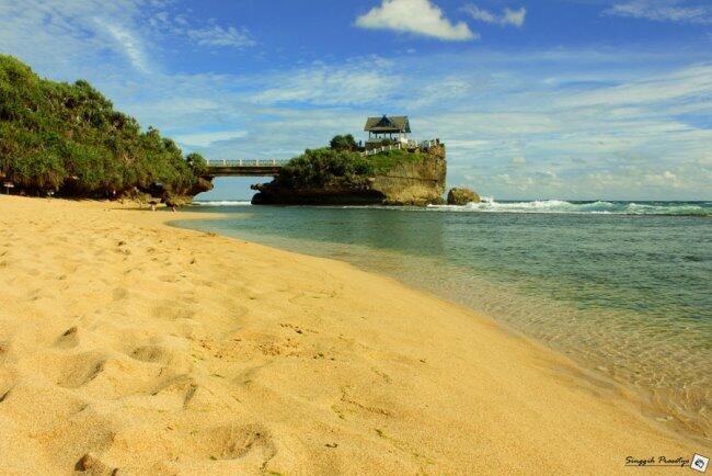 Wisata Pantai yang menakjubkan di Gunungkidul, Yogyakarta