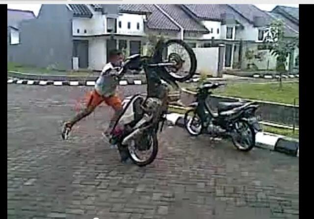 freestyle anak alay komplek.