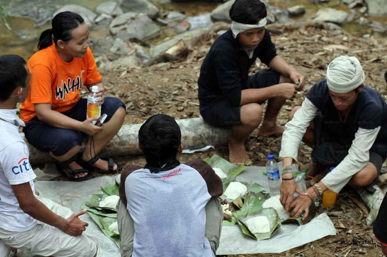 Melihat Baduy: Kehidupan Di Tengah Hutan