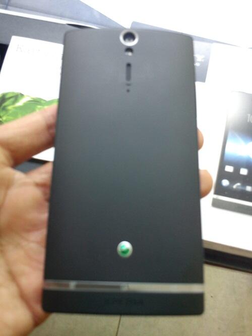 SONY XPERIA S LT26i Black Lengkap Garansi Resmi Oktober 2013 Mulus Like New