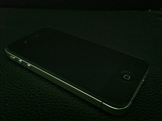iPhone 4 CDMA 16Gb/32Gb Black White Verizon 99% New 3jtan Termurah!!!