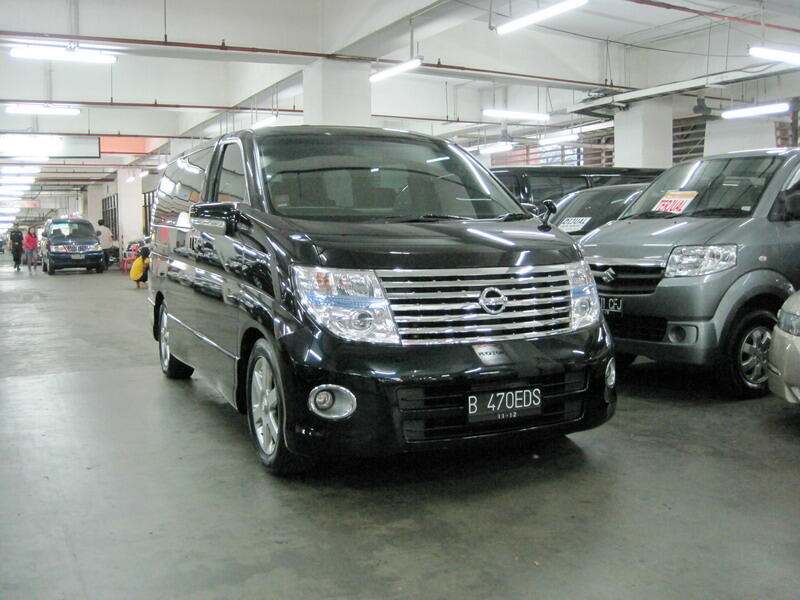 Elgrand HWS 2007 Hitam