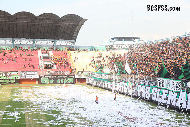 (PIC+) INILAH ULTRAS BRIGATACURVASUD SUPPORTER KEBANGAAN INDONESIA !!