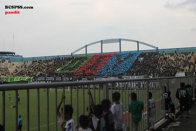 (PIC+) INILAH ULTRAS BRIGATACURVASUD SUPPORTER KEBANGAAN INDONESIA !!