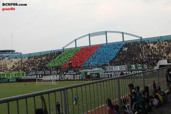 (PIC+) INILAH ULTRAS BRIGATACURVASUD SUPPORTER KEBANGAAN INDONESIA !!