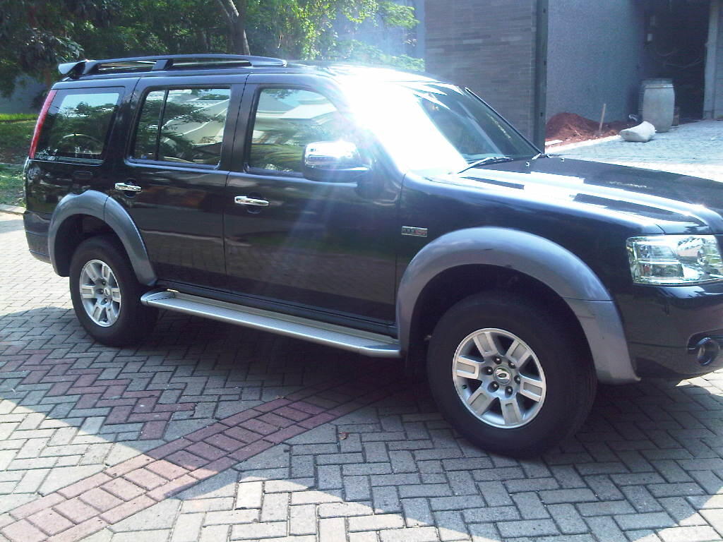 FOR SALE : Ford Everest 4x2, Kondisi Bagus dan Terawat