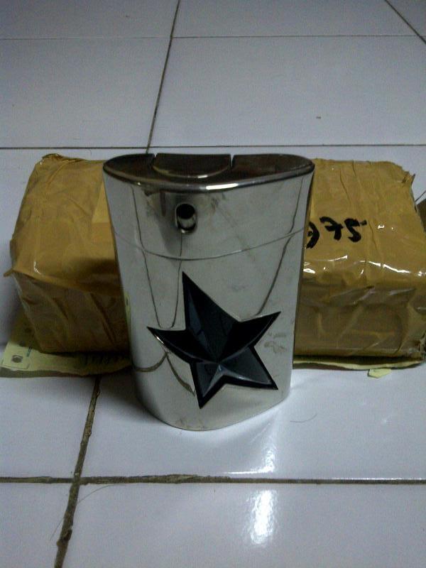 **Pusat Parfum ORIGINAL (non box) BERGARANSI dan TERMURAH (Diskon 100rb/botol)**