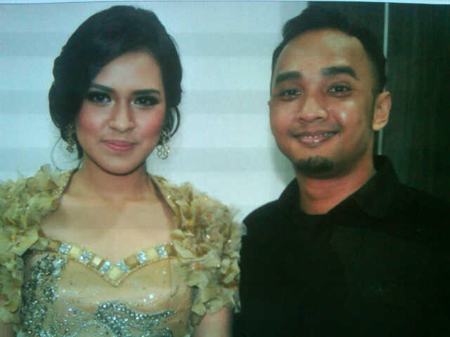 Om Ane Foto Bareng Raisa Andriana (Pemenang AMI Cabang Pendatang baru favorit)