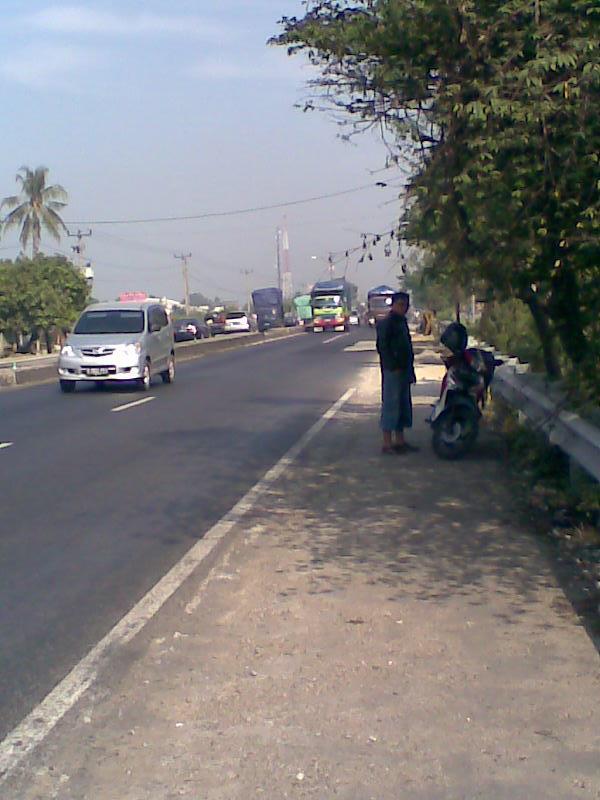 Diterima UGM Nazar Touring Bekasi - Jogja dengan Roadbike