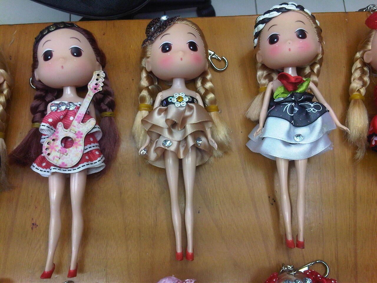 Jual boneka-boneka lucu import seperti barbie murah meriah