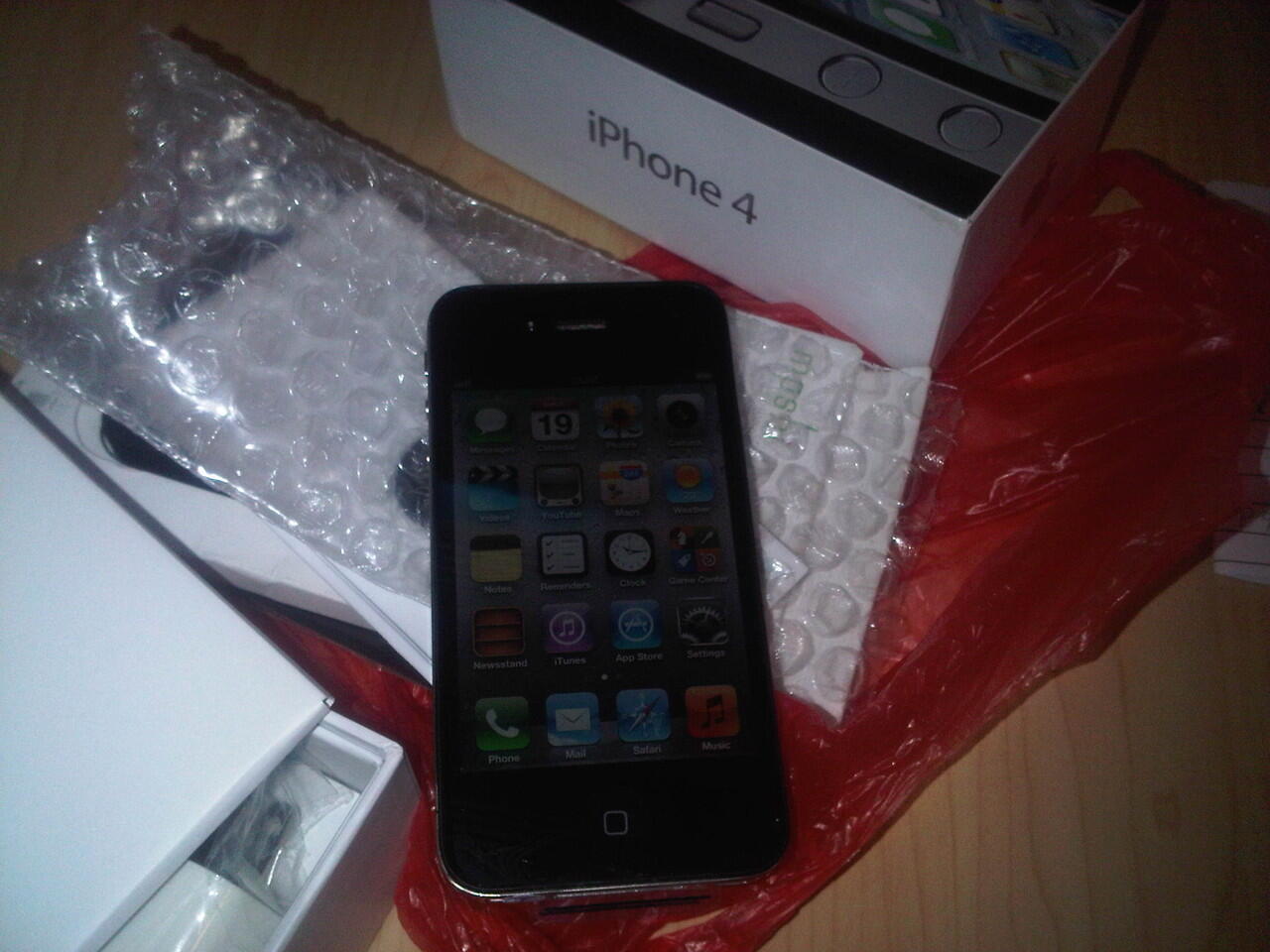 iPhone 4 CDMA 16Gb/32Gb Black White Verizon 99% New 3jtan Termurah!!!