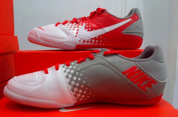 WTS Sepatu futsal adidas (adinova, predator, F5, F10) nike (mercurial, elastico, T90)