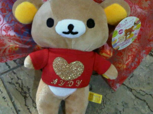 Boneka Rilakkuma, bisa pasang kata/nama/ungkapan mu dan pilih warna baju.