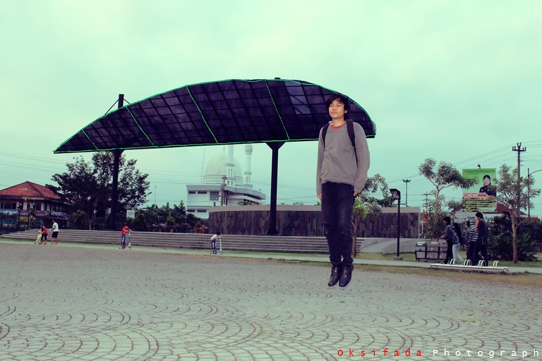 &#91;SHARE&#93; FOTO LEVITASI (MELAYANG TANPA ILMU HITAM) :-D