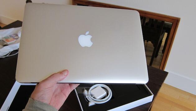 Apple MacBook Air 13" 1.86 Ghz 256GB.Rp. 3.700.000,-