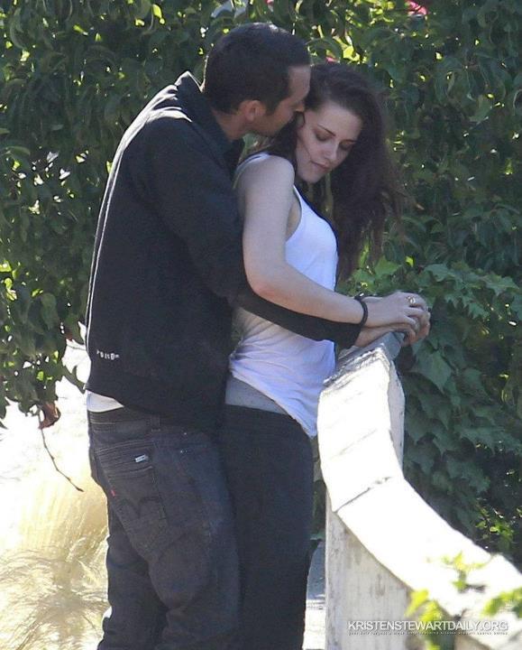 Kristen Stewart Cheating Full Pics