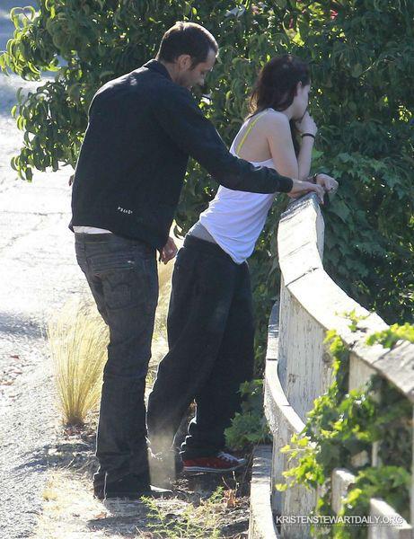 Kristen Stewart Cheating Full Pics