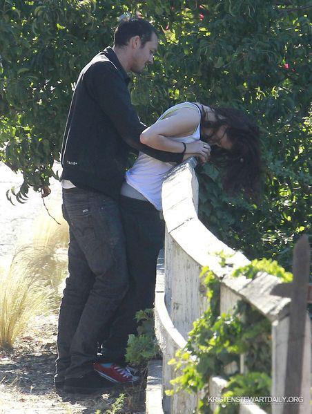 Kristen Stewart Cheating Full Pics