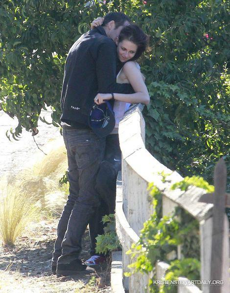 Kristen Stewart Cheating Full Pics