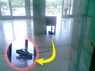 Tips Biar Sendal Aman