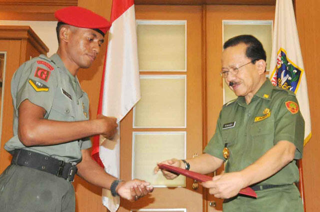 Cegah Pemerkosaan, Nicolas Dapat Piagam dari Foke