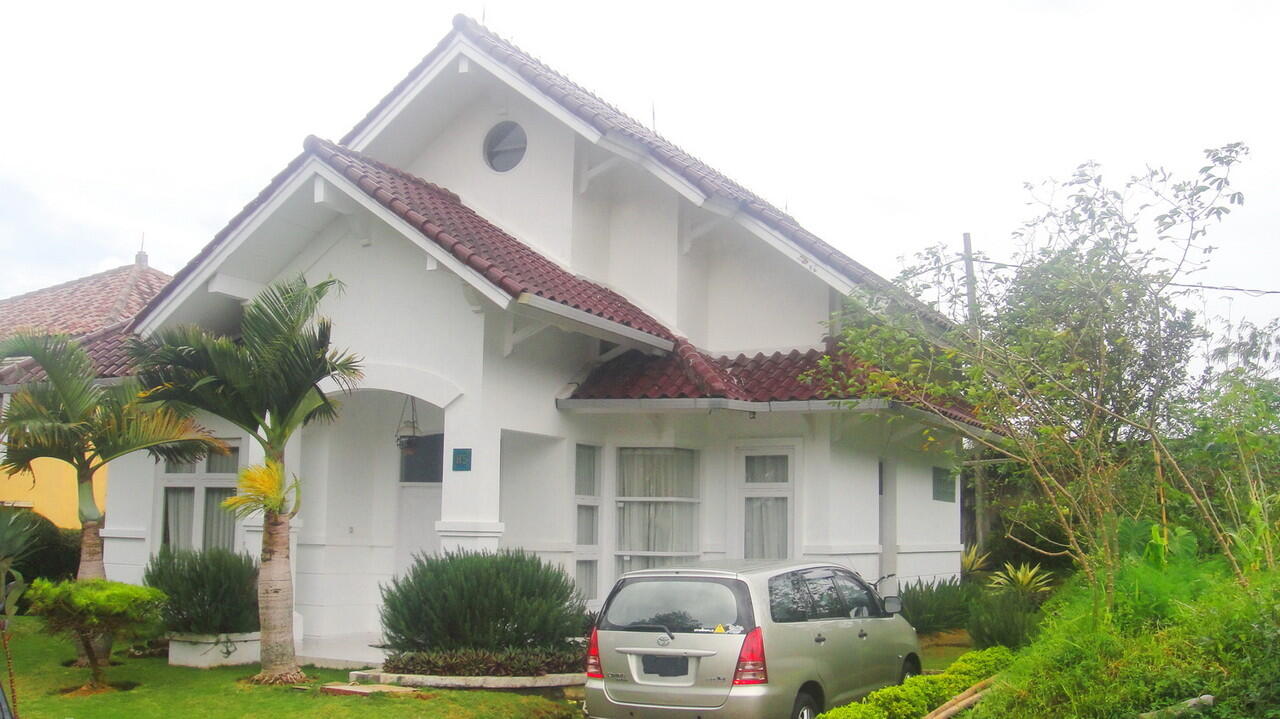 Terjual DISEWAKAN: Villa "Lotus Cipanas" di Puncak (Tarif 