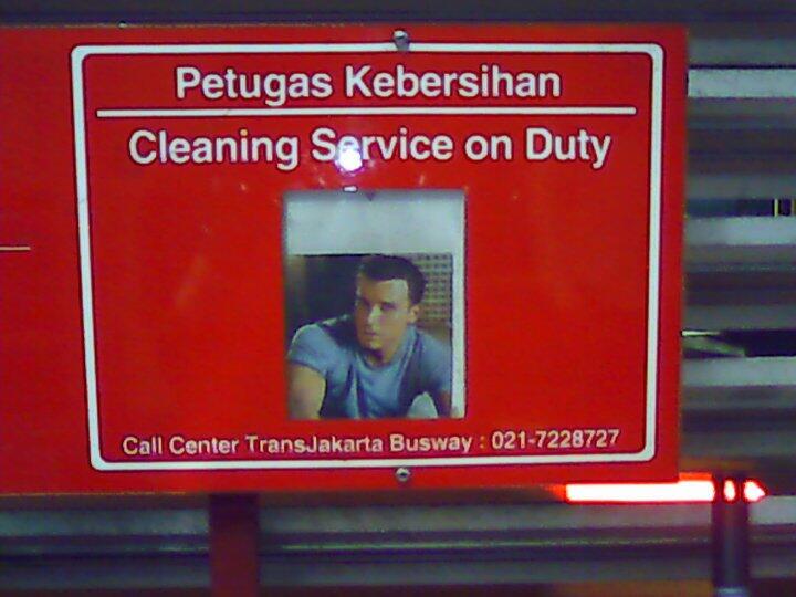 CLEANING SERVICE TRANSJAKARTA YANG NGESELIN!!