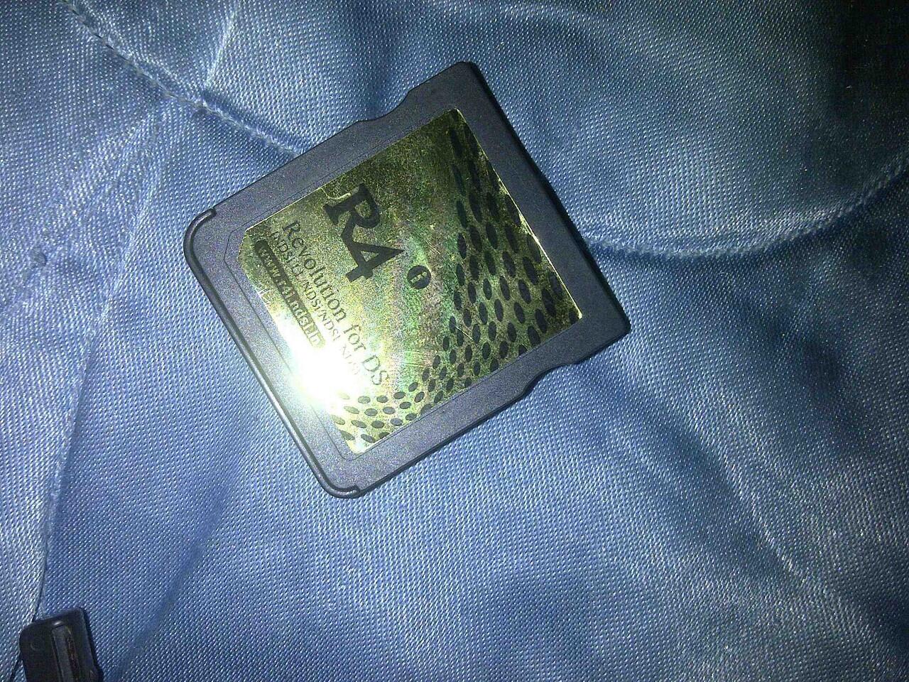 jual nintendo DSi with camera warna hitam black