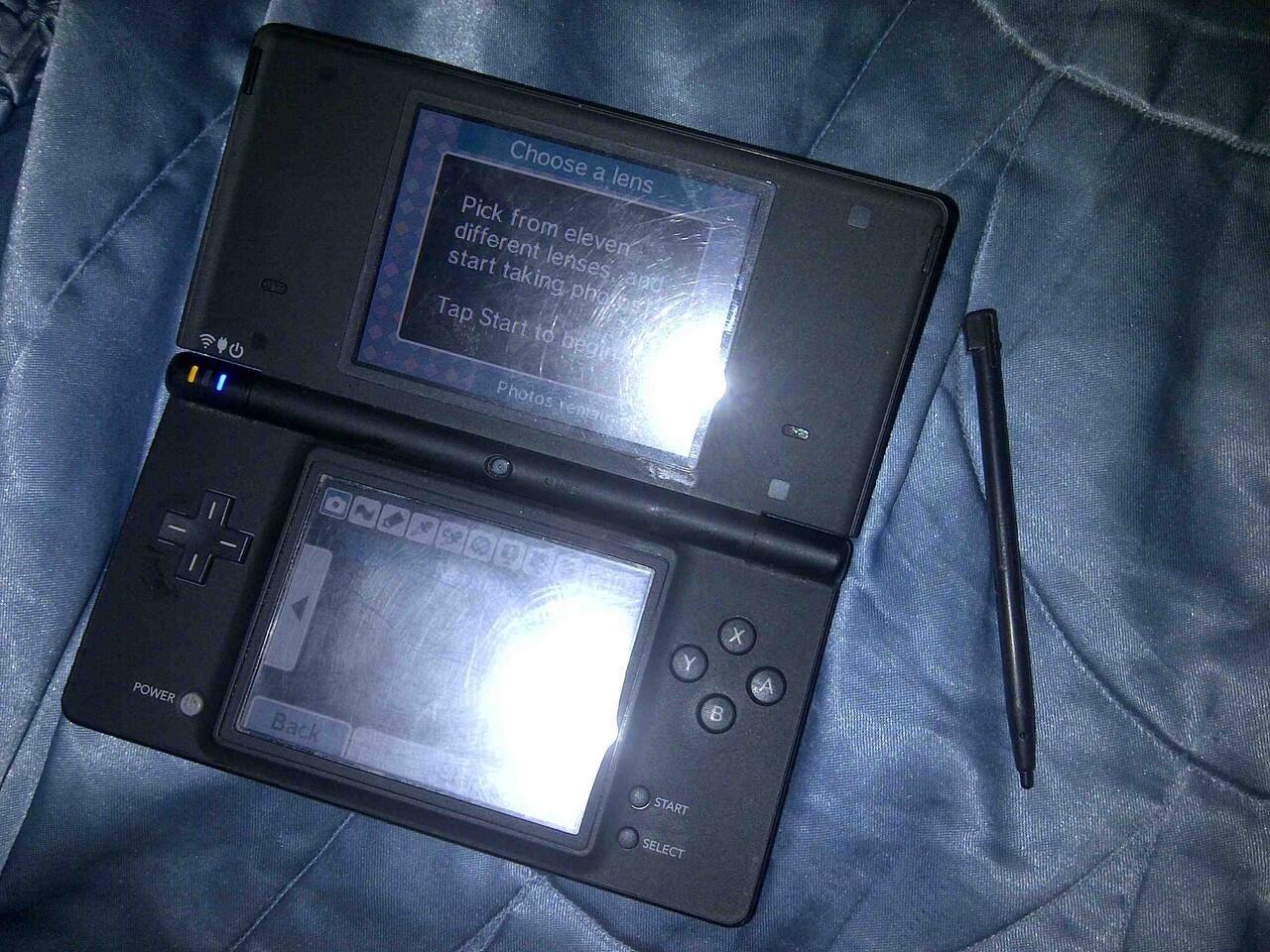 jual nintendo DSi with camera warna hitam black