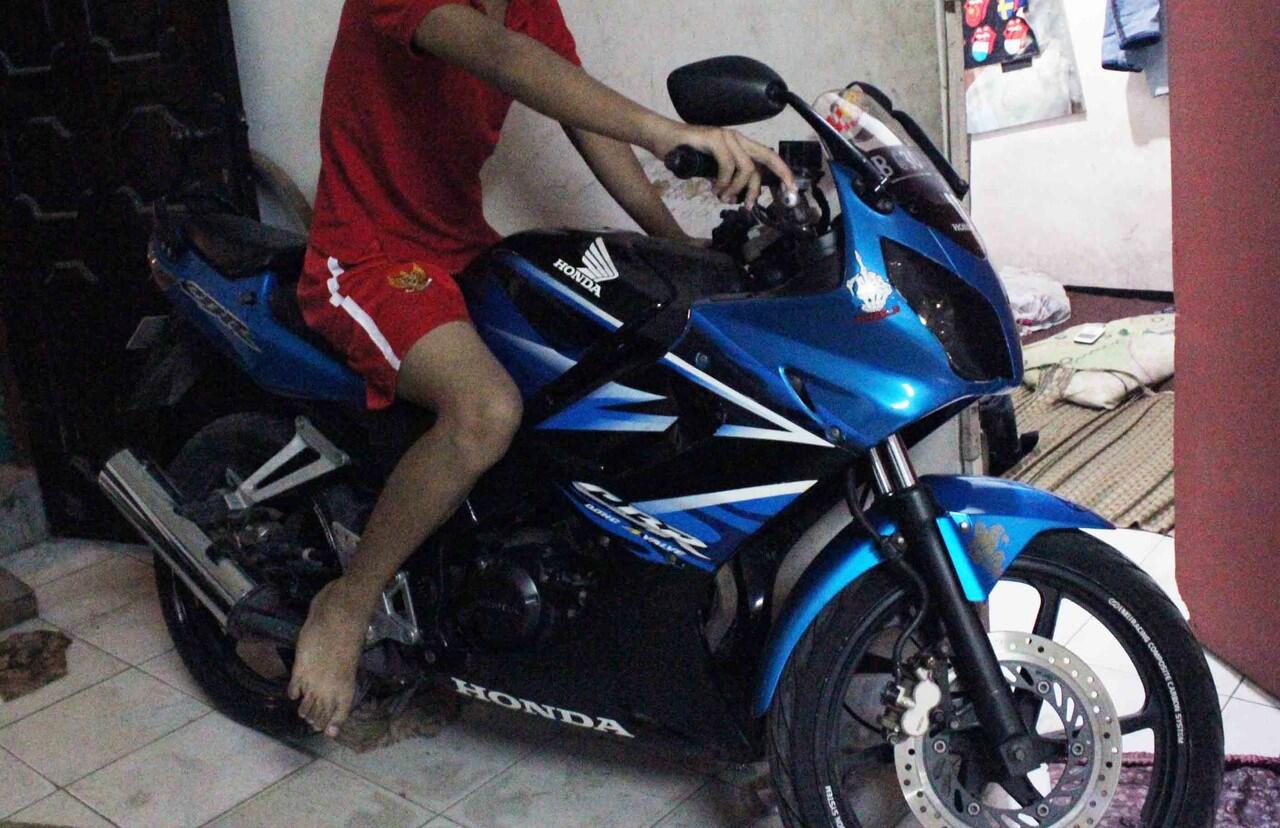 CBR R 150 2009 JUAL CEPET..!!