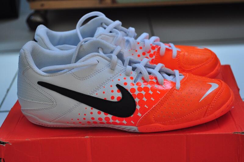 Jual Nike Elastico size 39