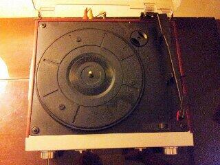 TURNTABLE PIRINGAN HITAM & RADIO TUNER USA