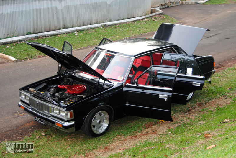 Toyota Crown Deluxe 81 Full Modification